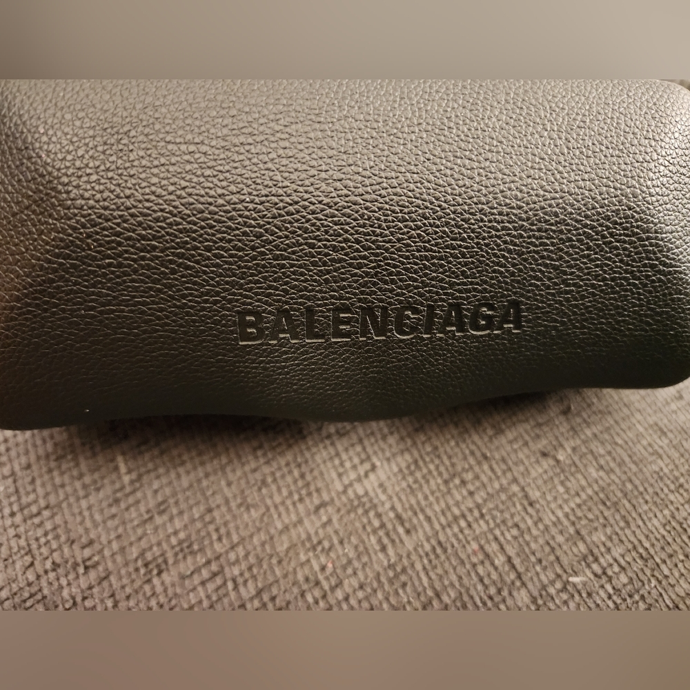 Balenciaga Oversized Sunglasses - Picture 4 of 7